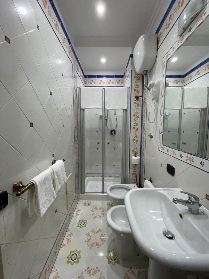 Hotel 2000 Giugliano In Campania Extérieur photo